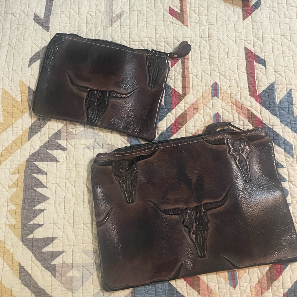 Source Unknown Brown Leather Travel Bag Set